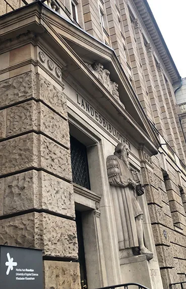 Außenansicht der Landesbibliothek in der Rheinstraße